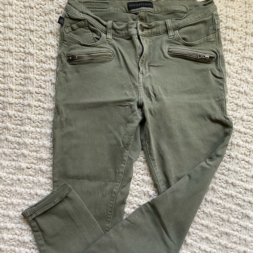 🚨 SOLD 🚨 Rock & Republic Pants Olive Green